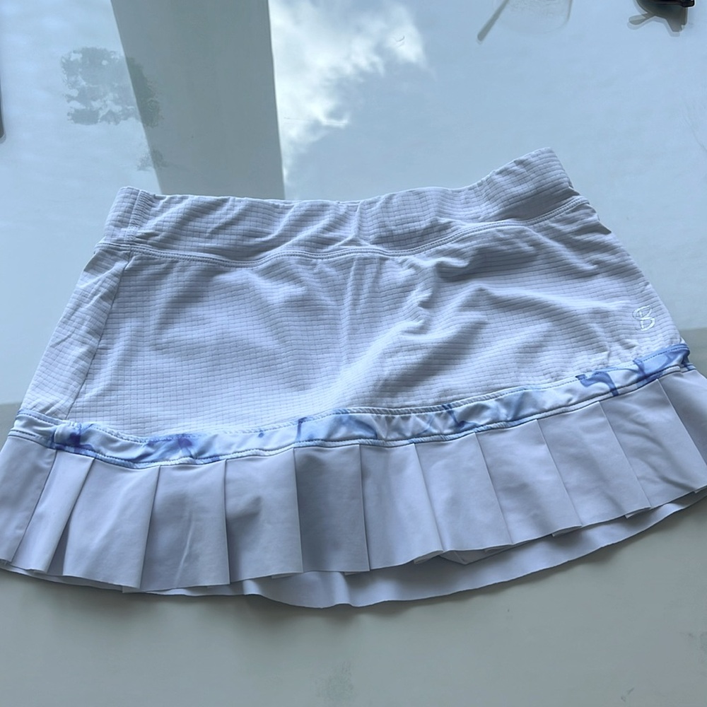 Sofibella white tennis skirt